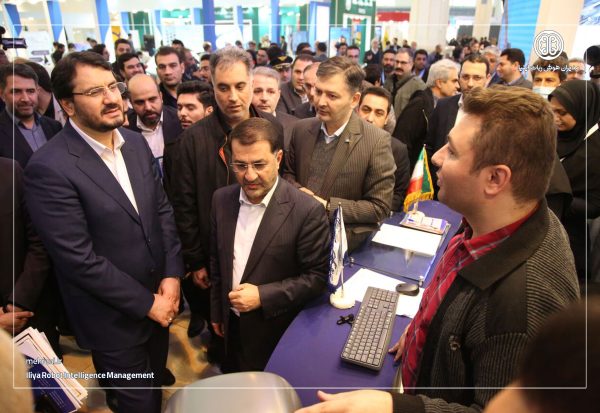 ربات-راهنمای-مسافر-در-نمایشگاه-حمل-و-نقل ربات-راهنمای-مسافر-در-نمایشگاه-حمل-و-نقل